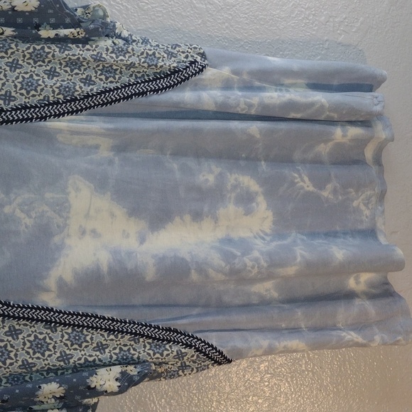 Blue Tie-dye/Floral Top by Cato M - Picture 3 of 6